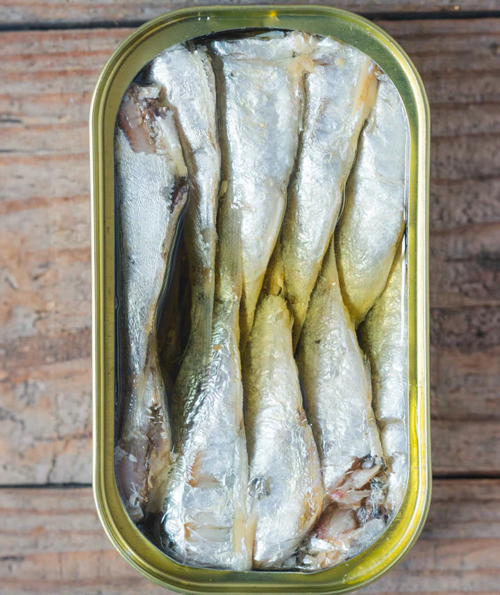 Bol de riz aux sardines citronnées et herbes