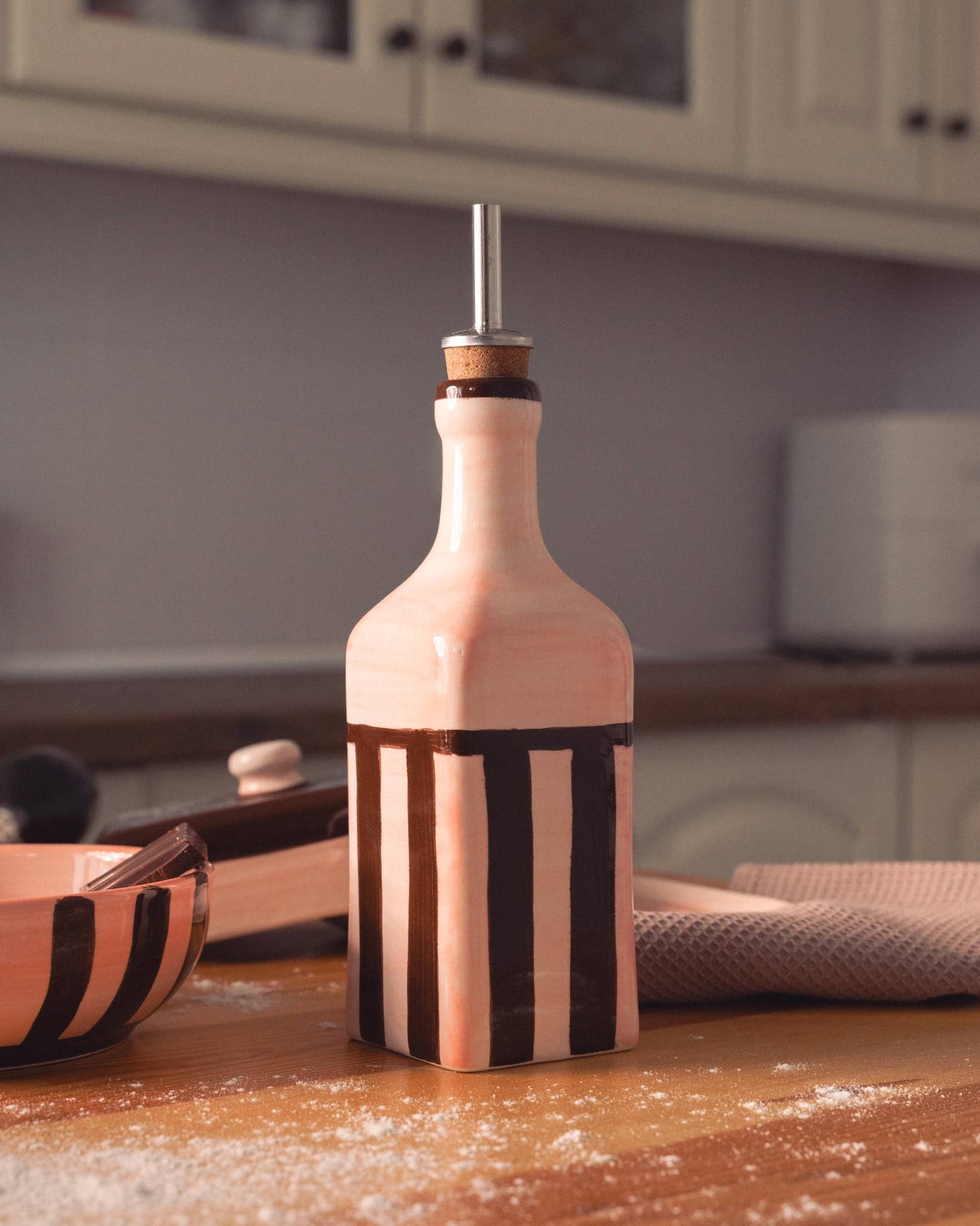 Ceramic Olive Oil Dispenser 475 ml — Chocolate