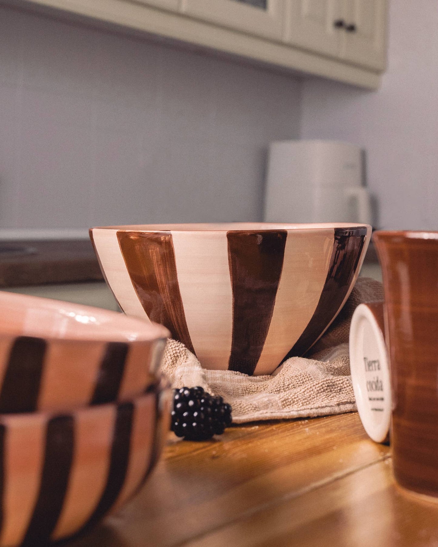 Ceramic Serving Bowl 1.5 L — Chocolate