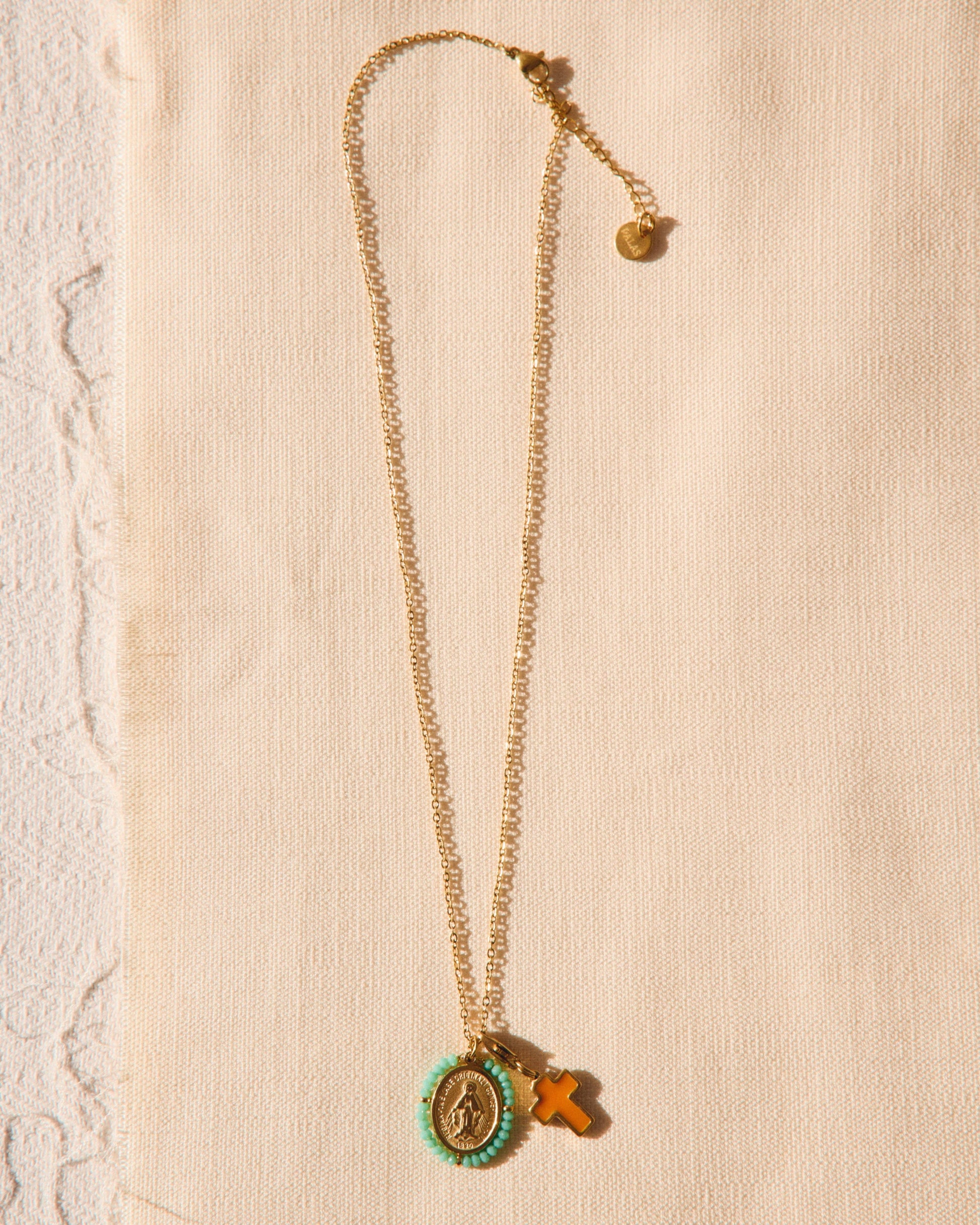 Ménilmontant — Medal & Charm Set