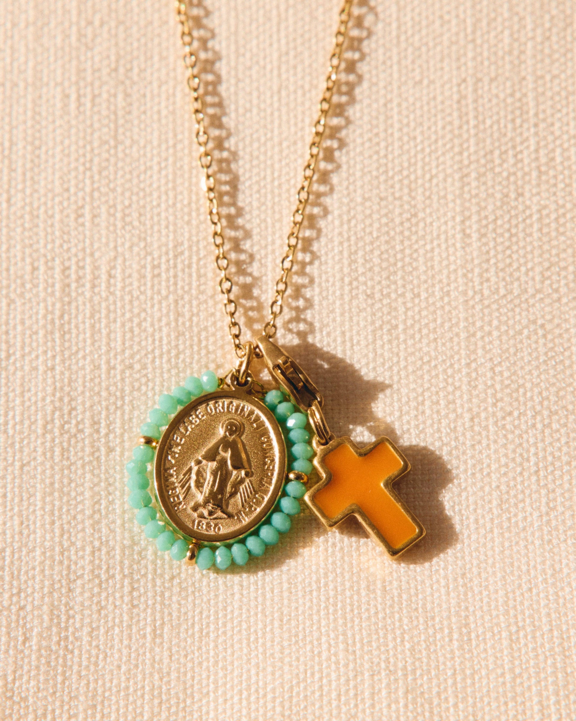 Ménilmontant — Medal & Charm Set