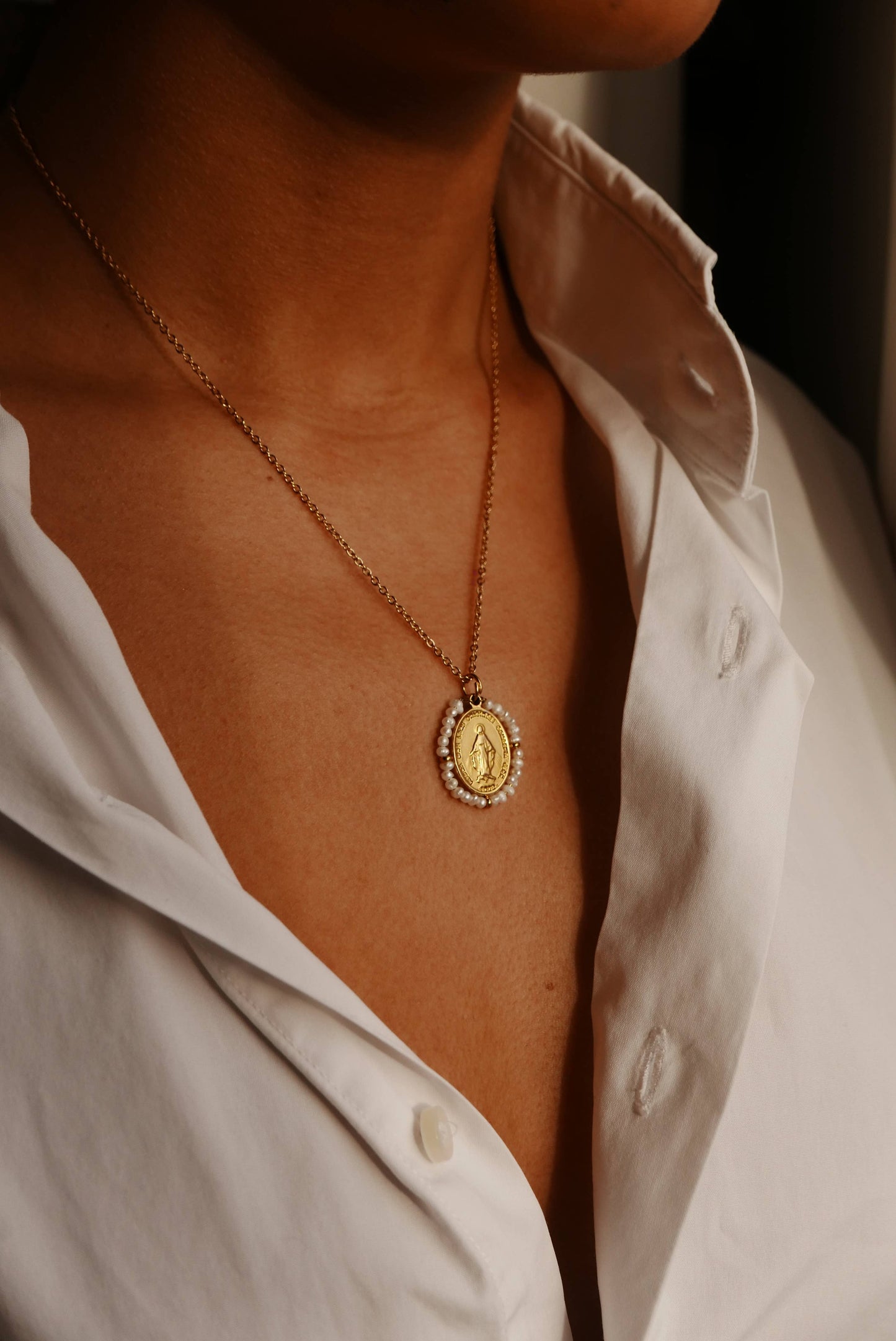Santa Maria Bora Bora — golden medal necklace with stones