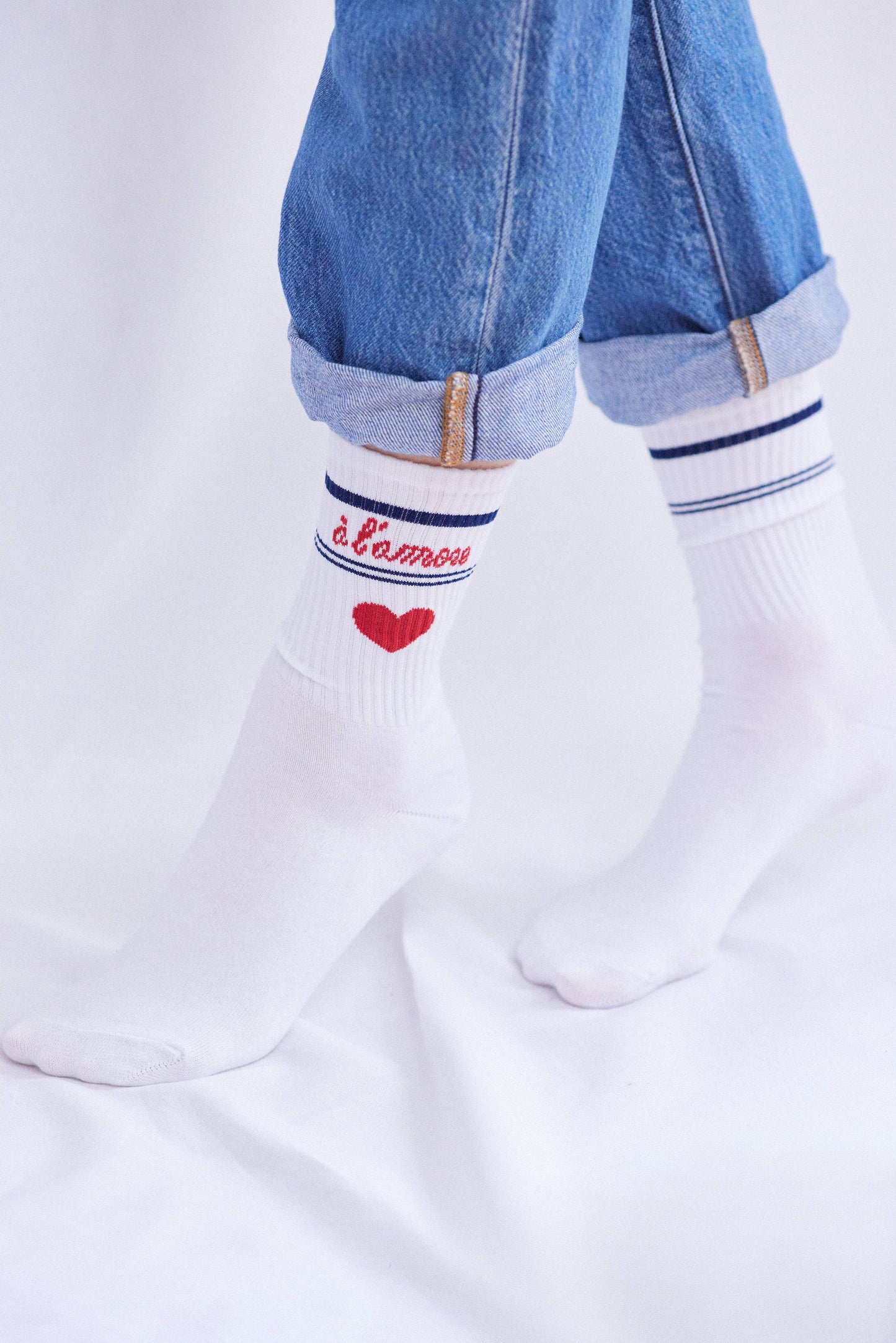 하트 디테일 화이트 코튼 양말