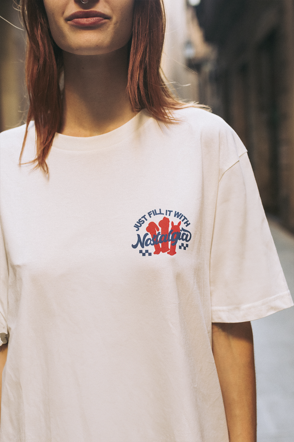 フィル・イット・ウィズ・ノスタルジア | オフホワイトTシャツ