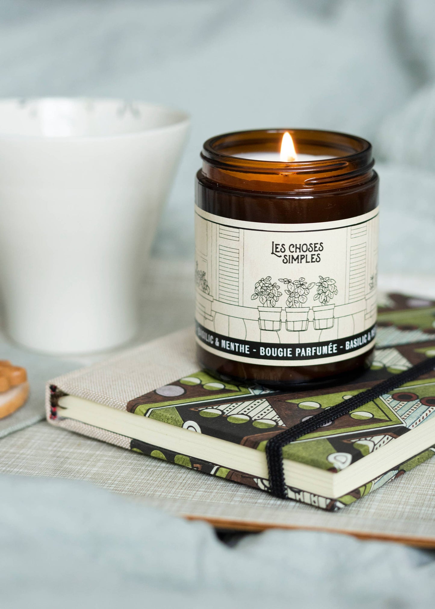 Medium Scented Soy-Wax Candle - Basil & Mint