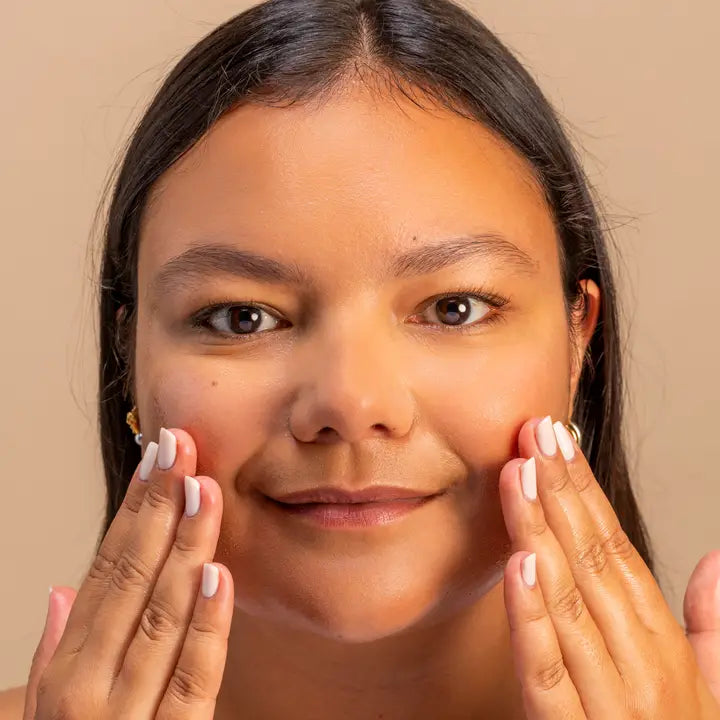 Huile Démaquillante — Nettoyante & Nourrissante