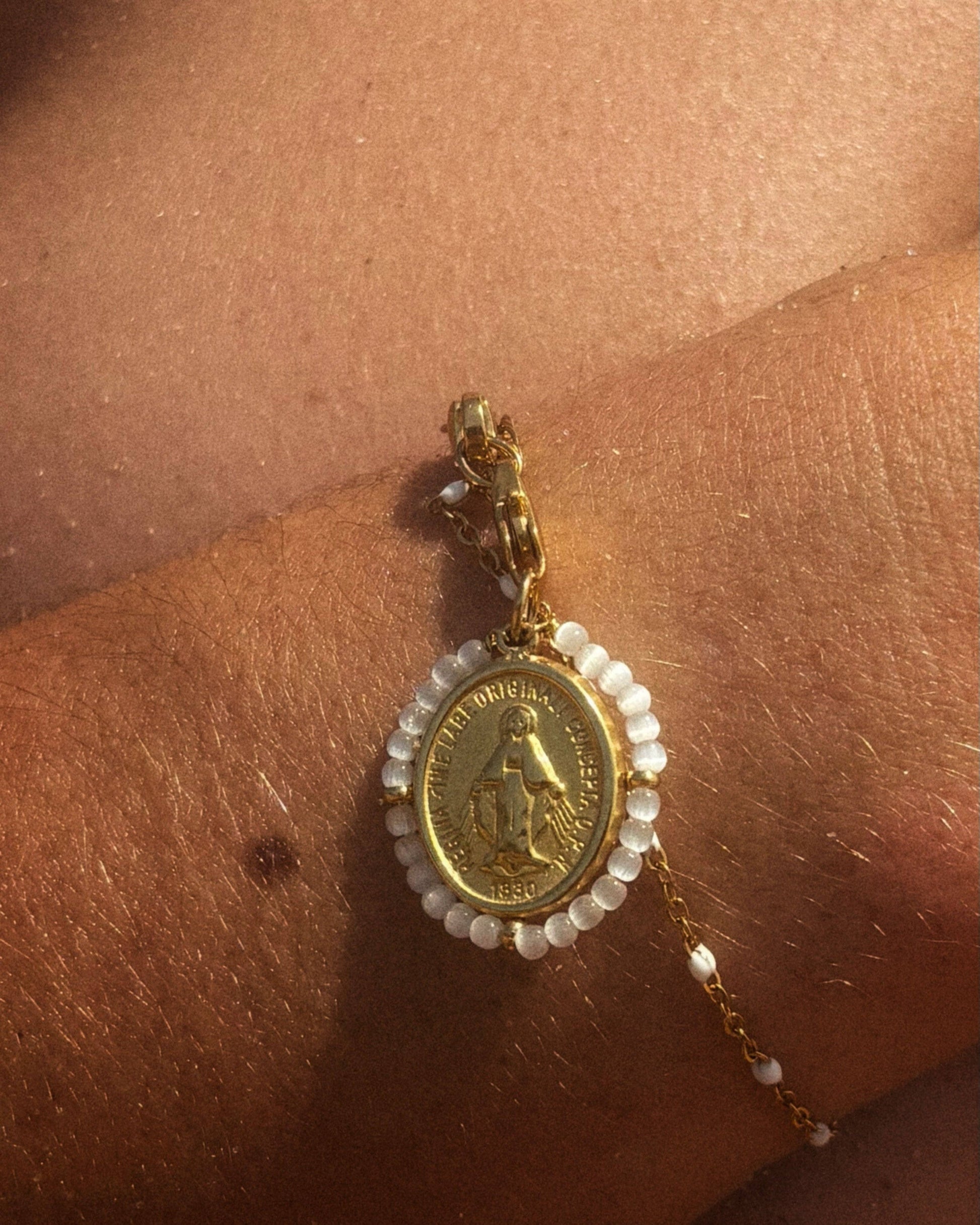 Santa Maria Precious- Charm White