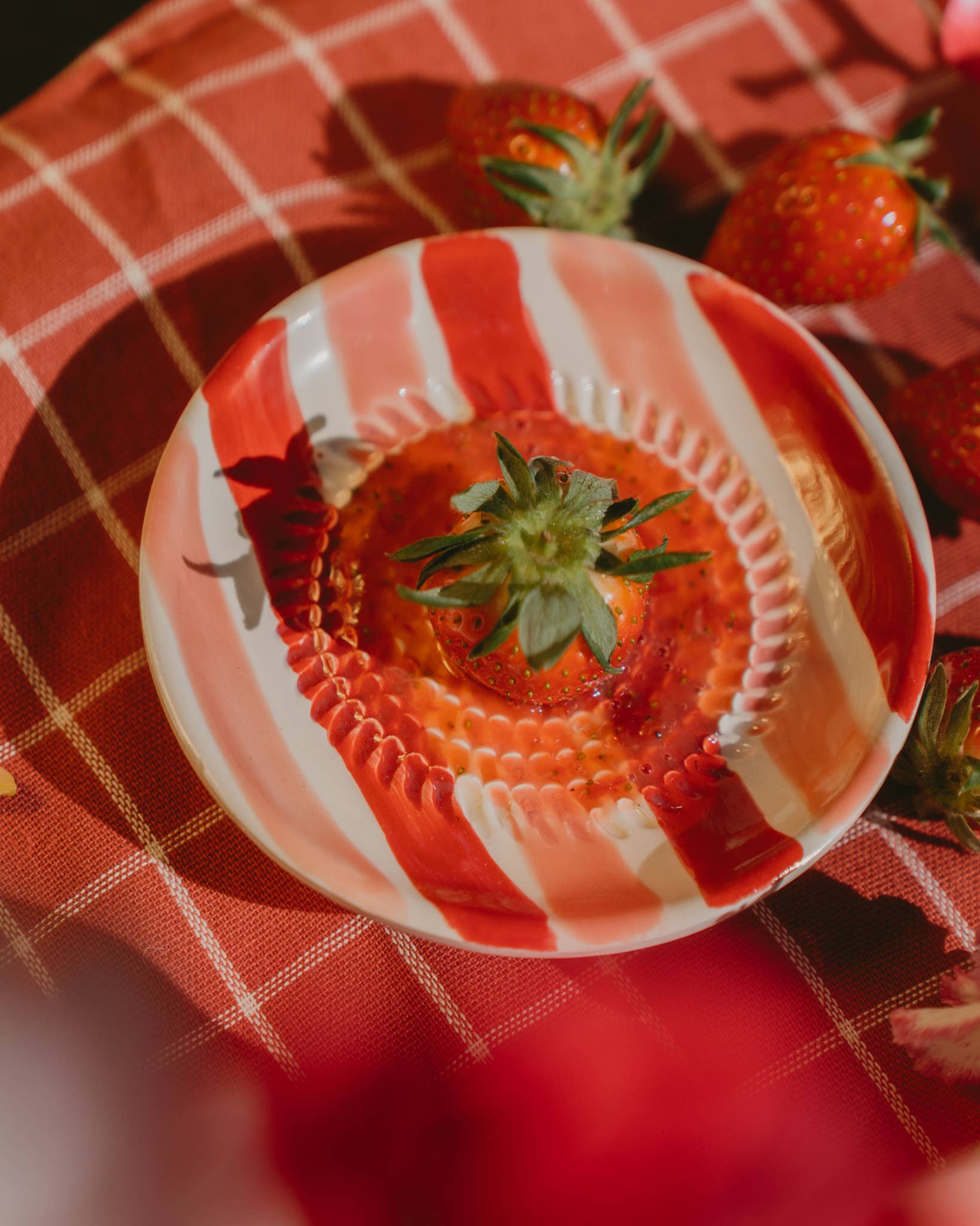 Small Ceramic Garlic Grater Plate — Sweetheart