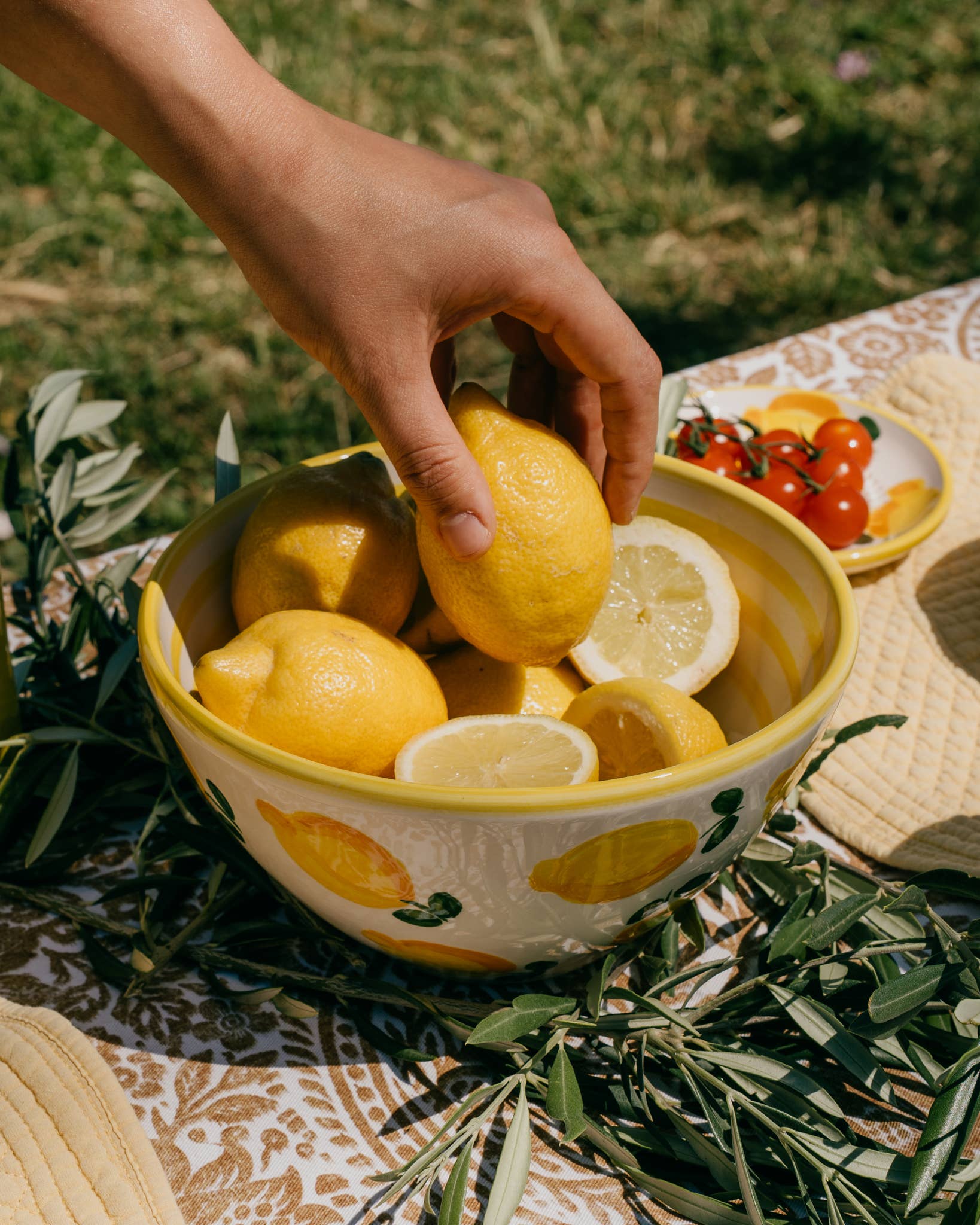 Ceramic Serving Bowl 1.5 L — Limone